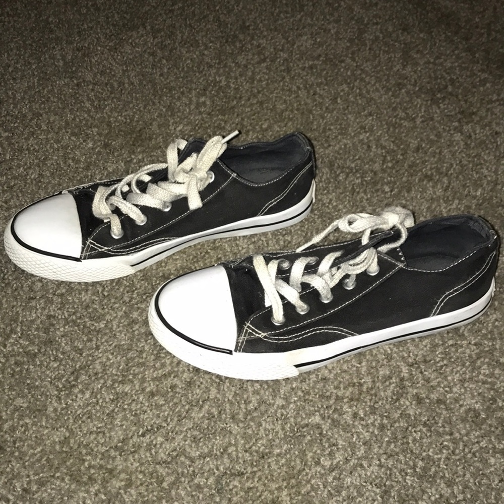 Kids sneakers
